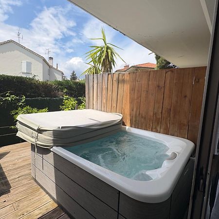 Hotel Sable Et Soleil - Port, Plage Et Jacuzzi Prive Fréjus Exteriér fotografie