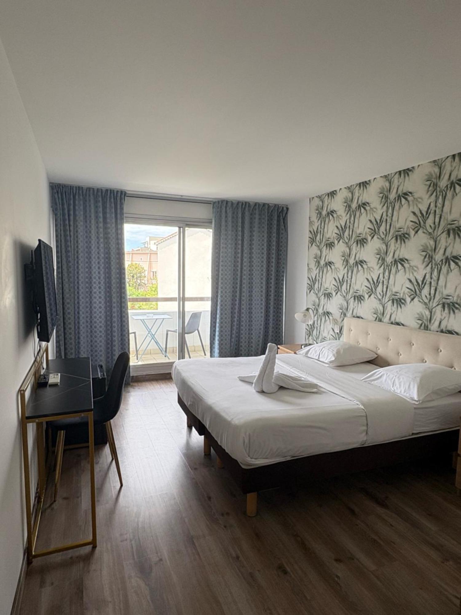Hotel Sable Et Soleil - Port, Plage Et Jacuzzi Prive Fréjus Exteriér fotografie