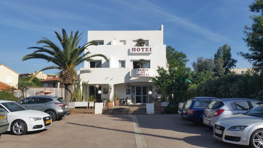 Hotel Sable Et Soleil - Port, Plage Et Jacuzzi Prive Fréjus Exteriér fotografie