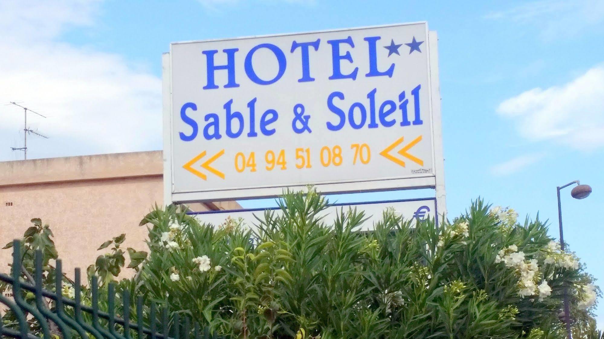 Hotel Sable Et Soleil - Port, Plage Et Jacuzzi Prive Fréjus Exteriér fotografie