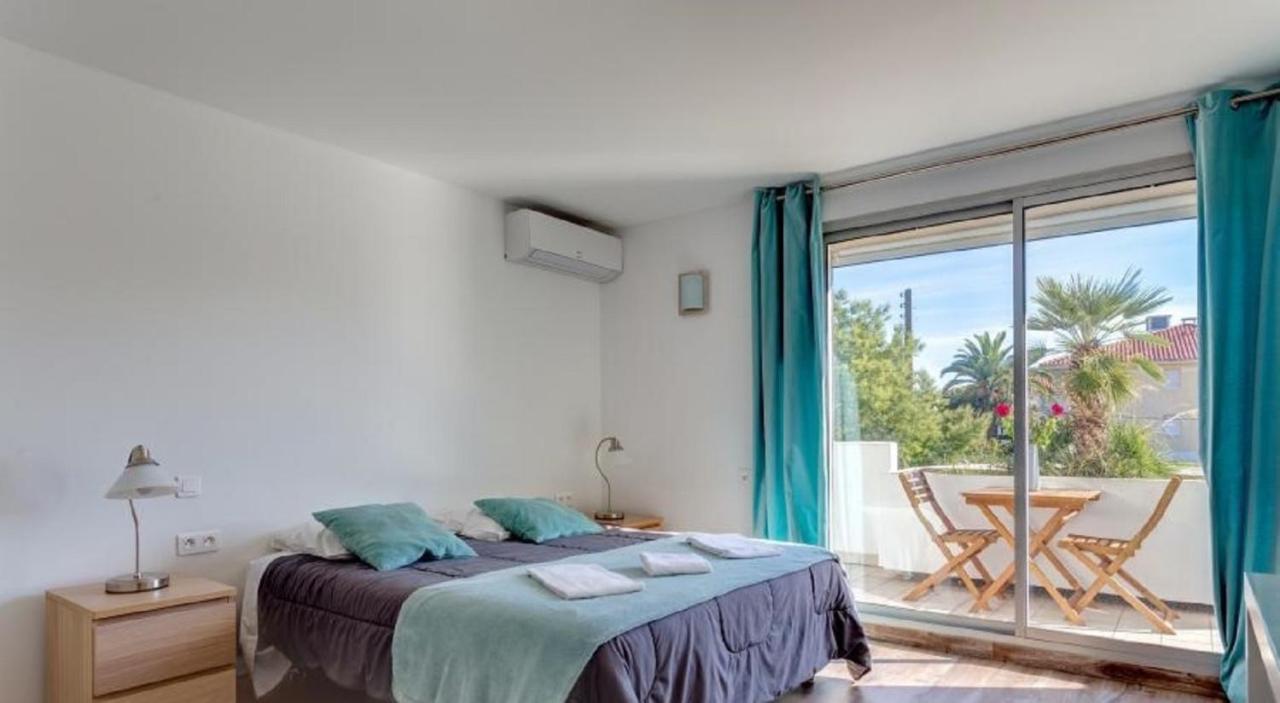 Hotel Sable Et Soleil - Port, Plage Et Jacuzzi Prive Fréjus Pokoj fotografie