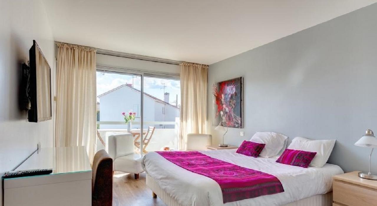 Hotel Sable Et Soleil - Port, Plage Et Jacuzzi Prive Fréjus Exteriér fotografie